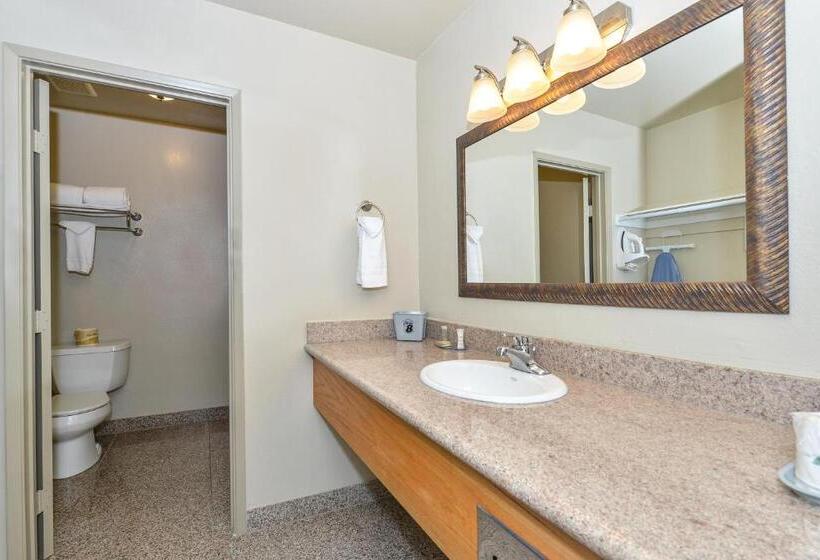 فندق Super 8 By Wyndham Vallejo/napa Valley