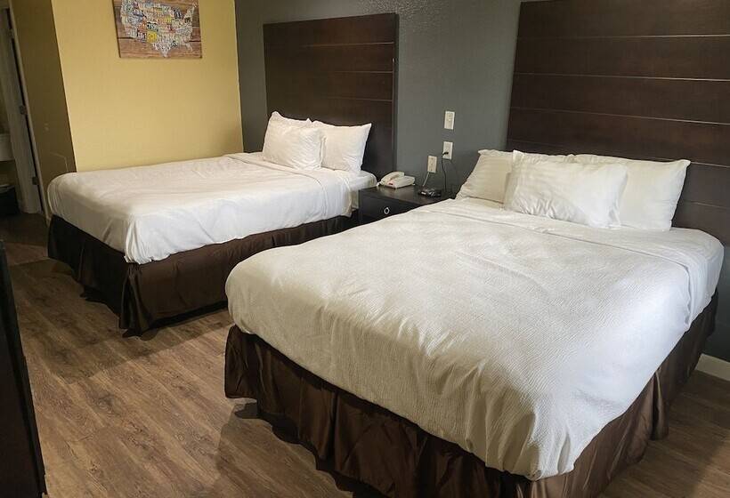 モーテル Woodridge Inn And Suites