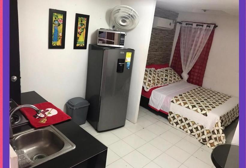 هاستل Posada J&j Forbes  2