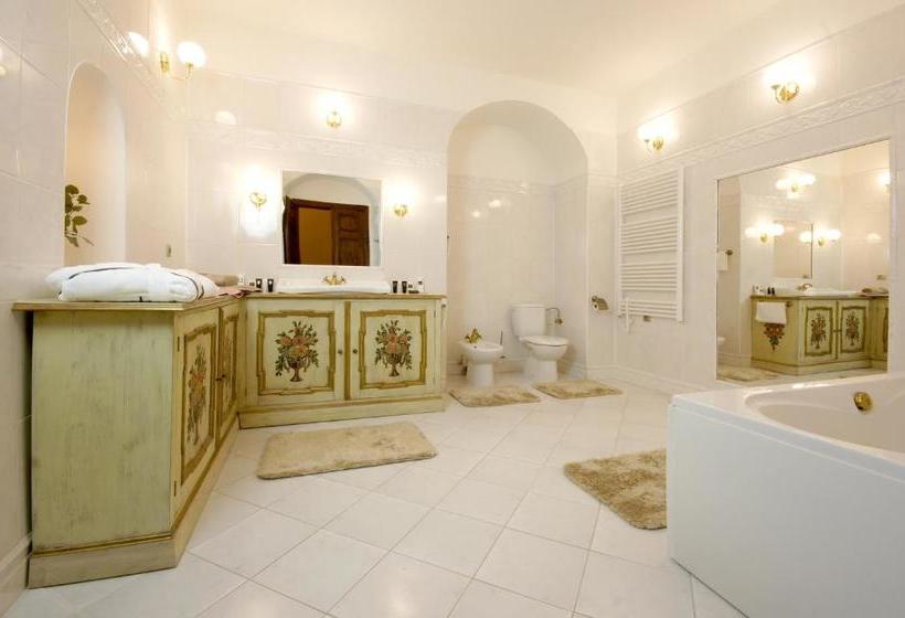 هتل Palace Kutna Hora