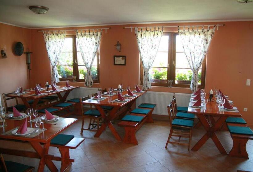 Ottó Panzió Villány