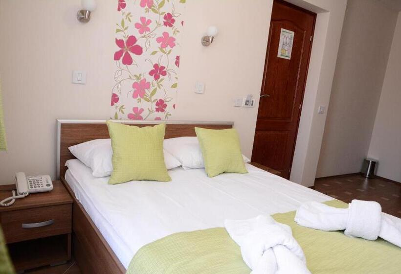 پانسیون Garni Hotel Laguna Lux