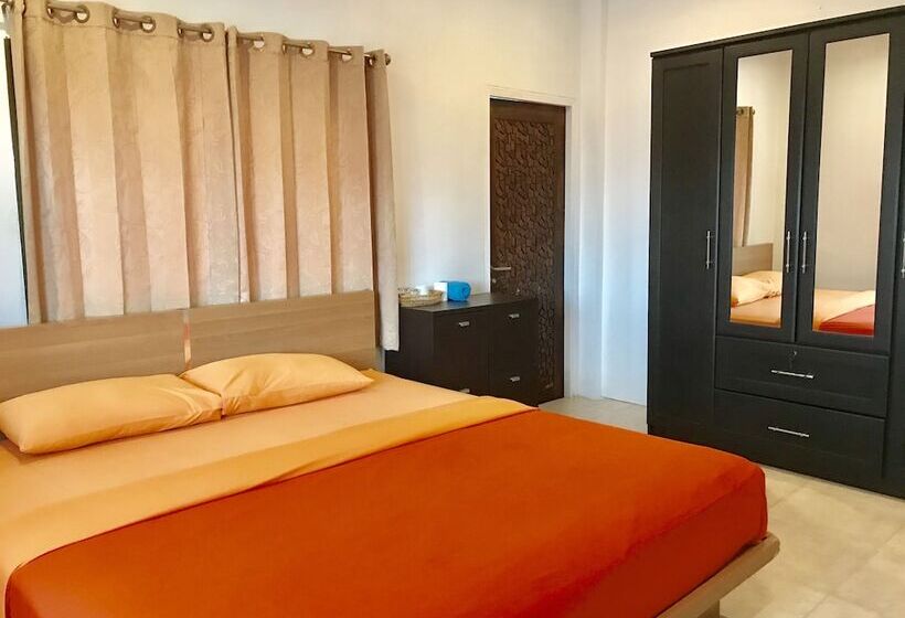 هاستل Hiranyika Cafe And Bed