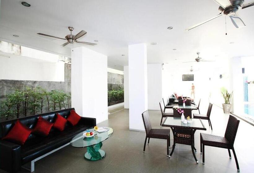 هتل One World One Home Naiharn