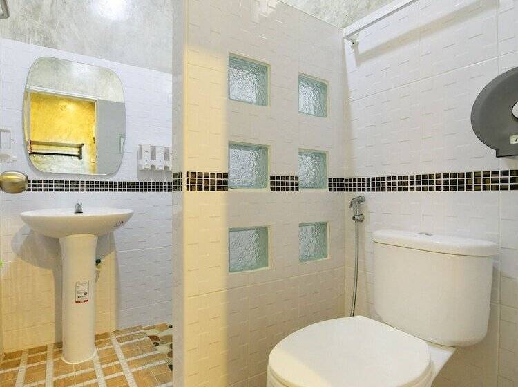 هتل Ruenkanthima Resort By Oyo Rooms