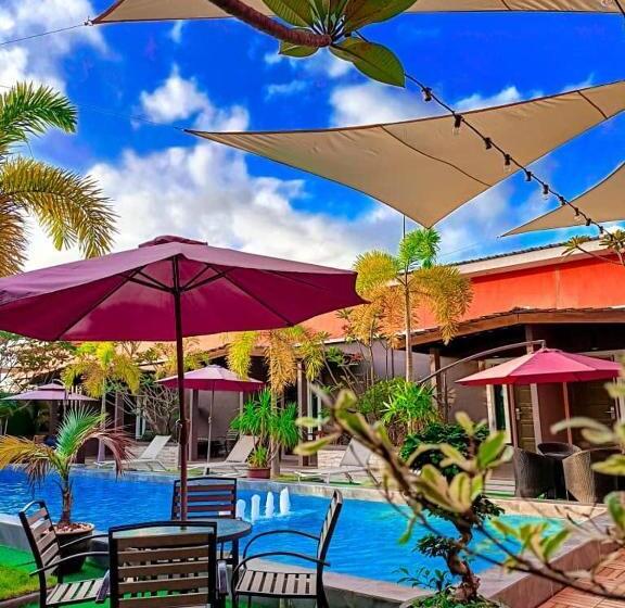 هتل Villa Abadi Resort