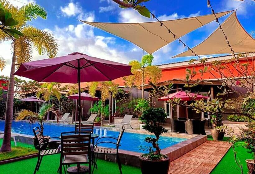 هتل Villa Abadi Resort