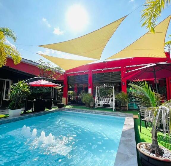 هتل Villa Abadi Resort