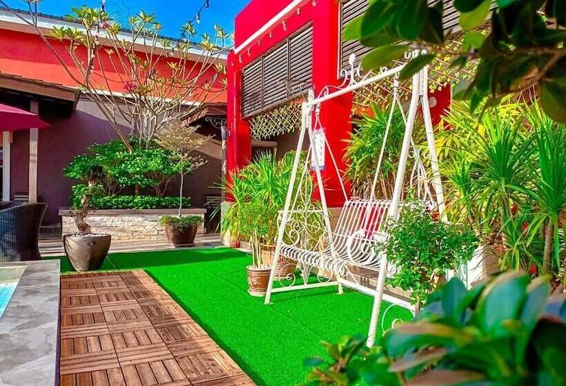 هتل Villa Abadi Resort