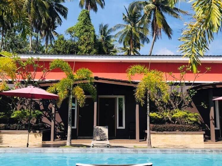 هتل Villa Abadi Resort