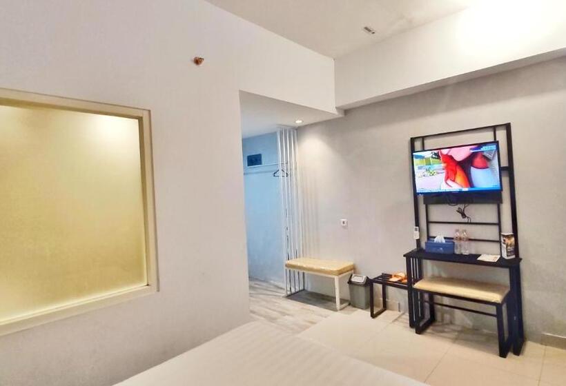 酒店 Dela Charis Tuban