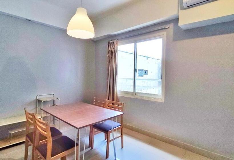 酒店 Dela Charis Tuban