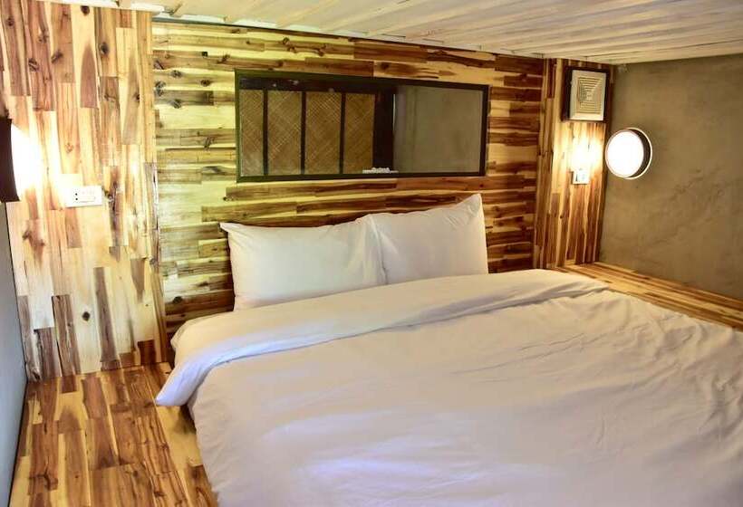 هاستل Mad Monkey Luang Prabang