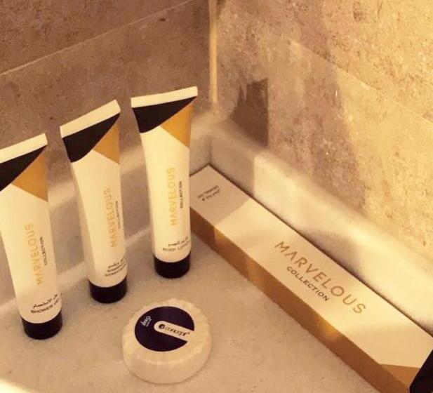 فندق قولدن سكوير طريق الرياض Golden Square Riyadh Road