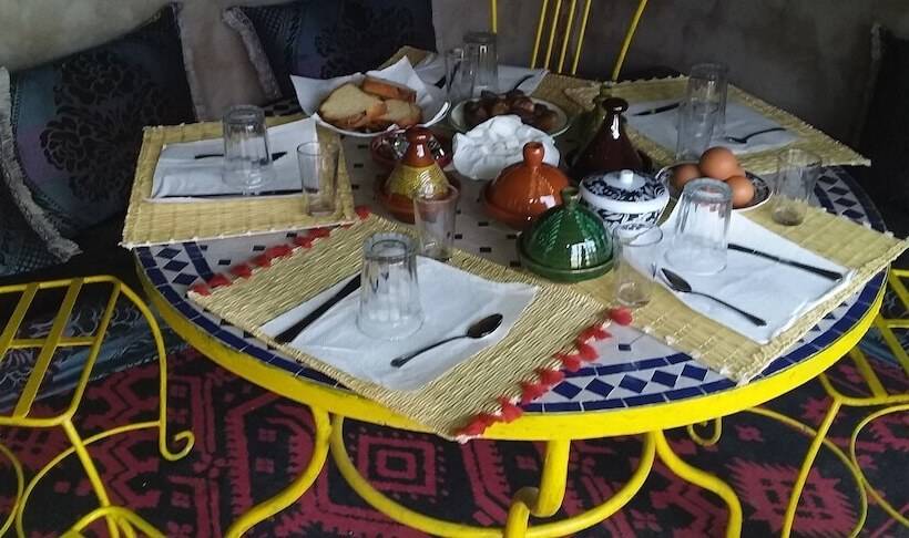 پانسیون Chez Family Bidouin Merzouga