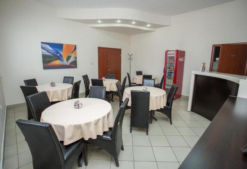 Sin Kom Hotel Garni