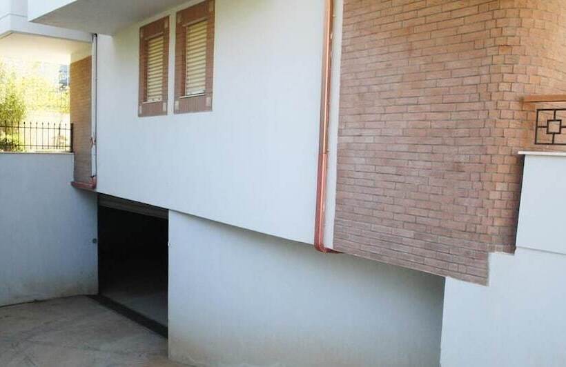 Helpet Residence