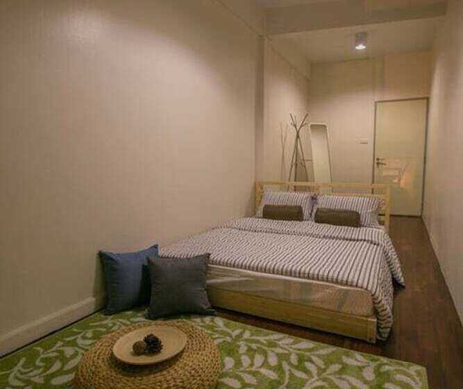 هتل Chedi View Hostel & Rooftop Bar