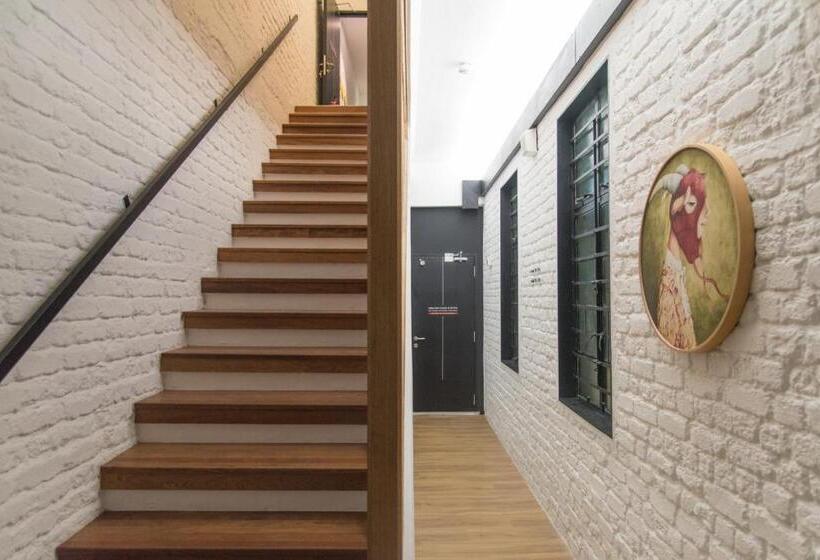 בית מלון כפרי Kooning   Hostel