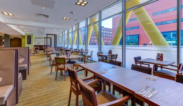 Fotos del hotel Premier Inn Cardiff Bay:  2