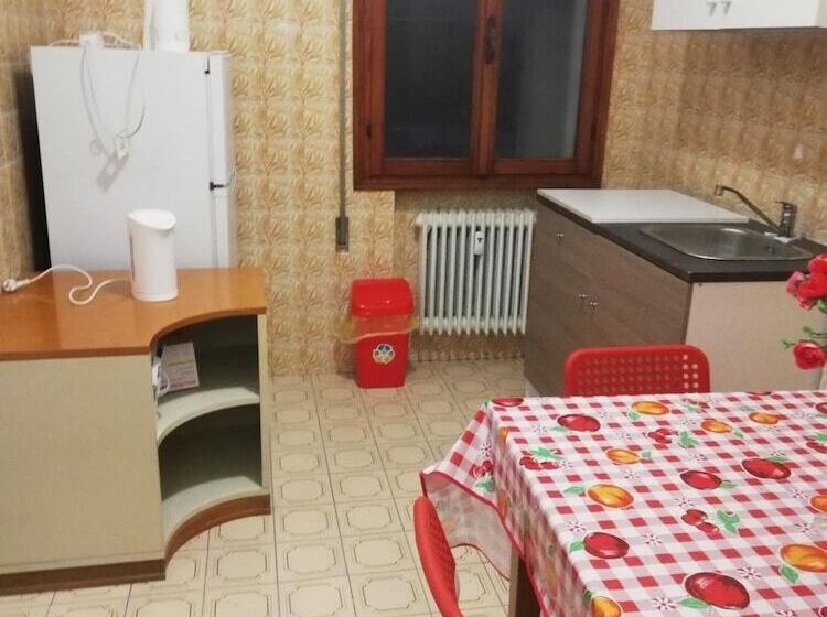 پانسیون Venice Star House