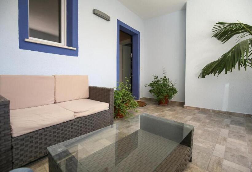 پانسیون The Square Castelsardo