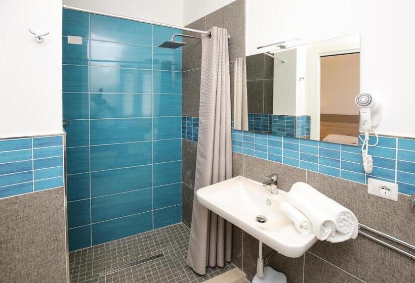 پانسیون The Square Castelsardo