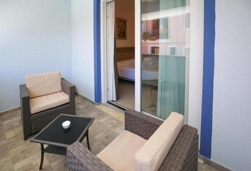 پانسیون The Square Castelsardo