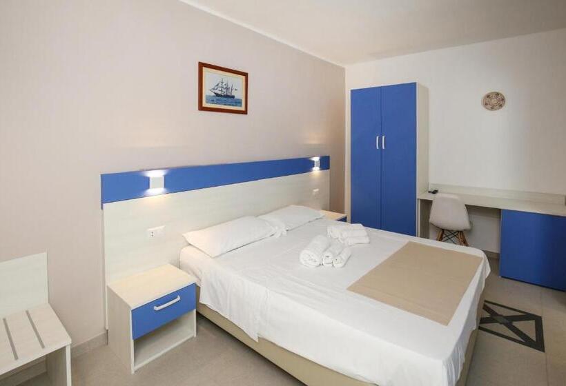 پانسیون The Square Castelsardo