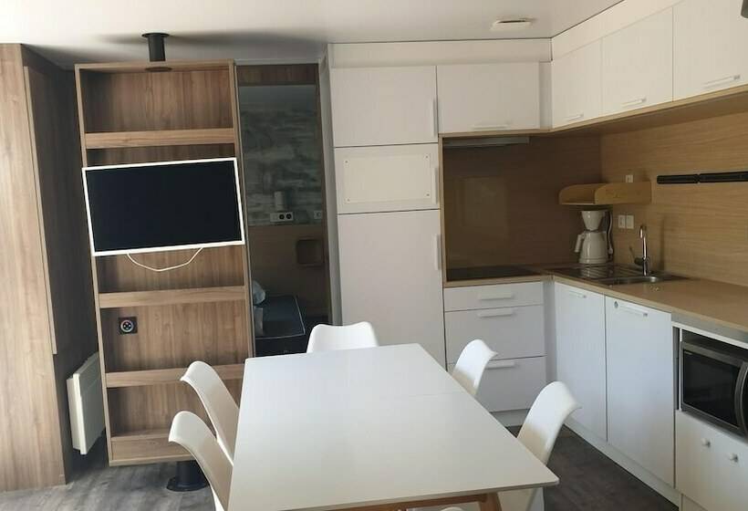 בית מלון כפרי Camping Le Moulin Des Iscles