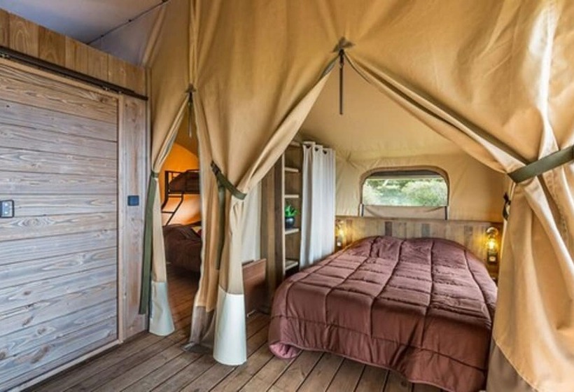 בית מלון כפרי Camping Le Moulin Des Iscles