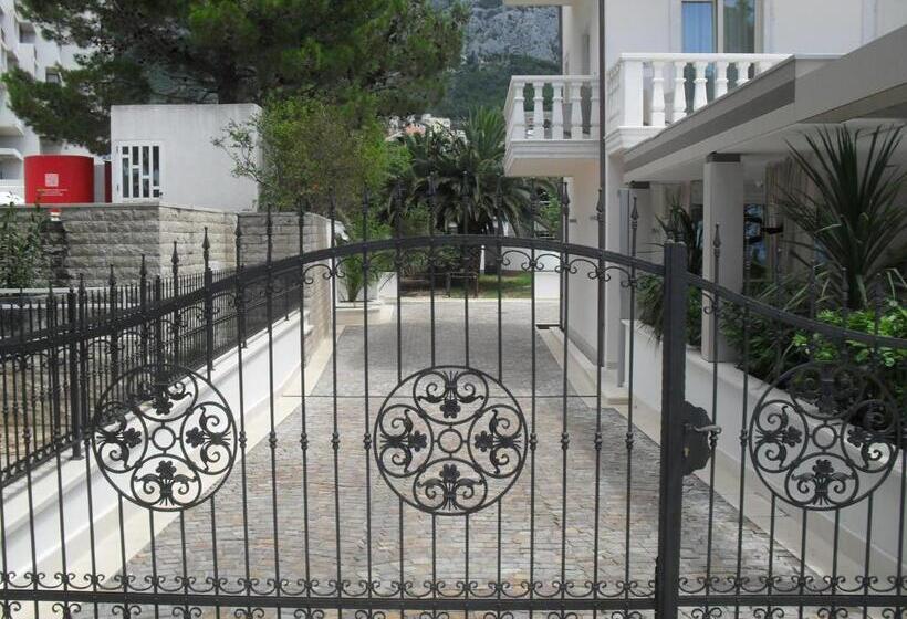 پانسیون Luxury Rooms Villa Jadranka