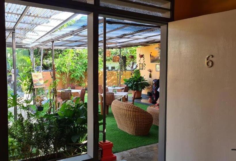 هاستل Dewi Sri Guesthouse