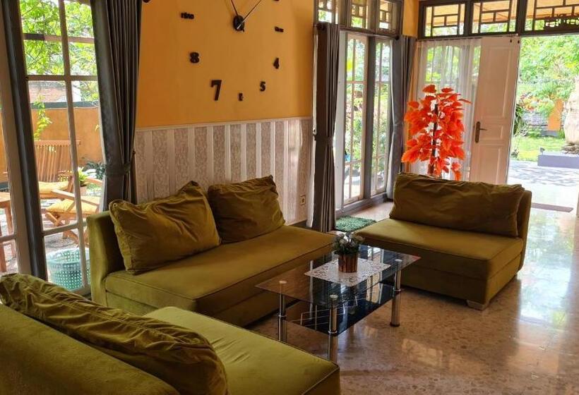 هاستل Dewi Sri Guesthouse