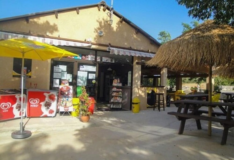 فندق Camping Beaume Giraud