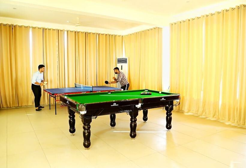 فندق The Corbet Manral Resort & Spa