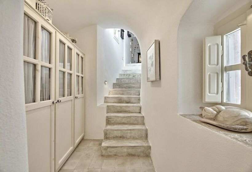 פנסיון Finikia Residence