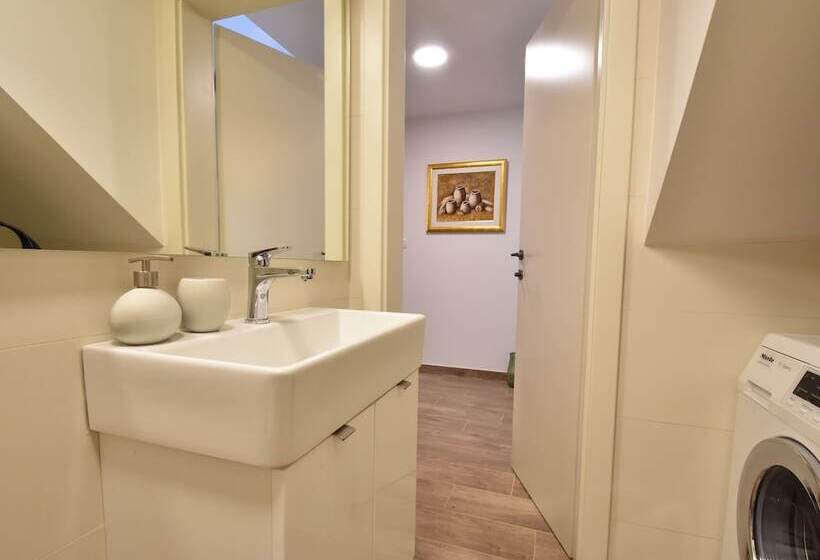 Spacious And Comfortable Apartment, Outside The Historical Centre Of Split