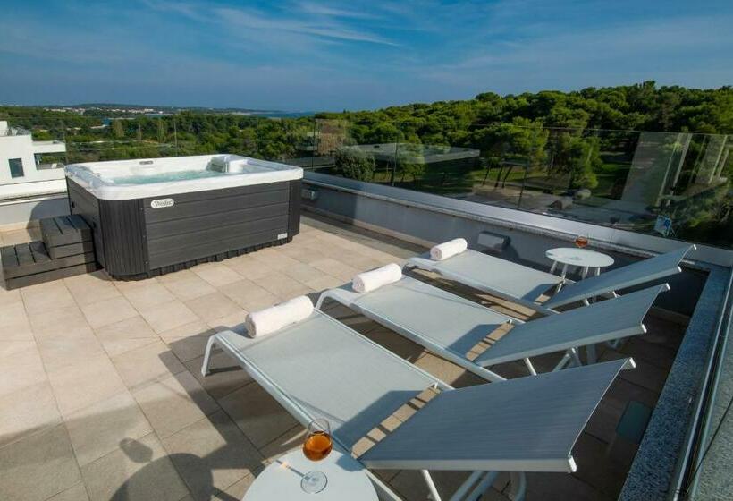Aparthotel Punta Blu   Pool & Spa