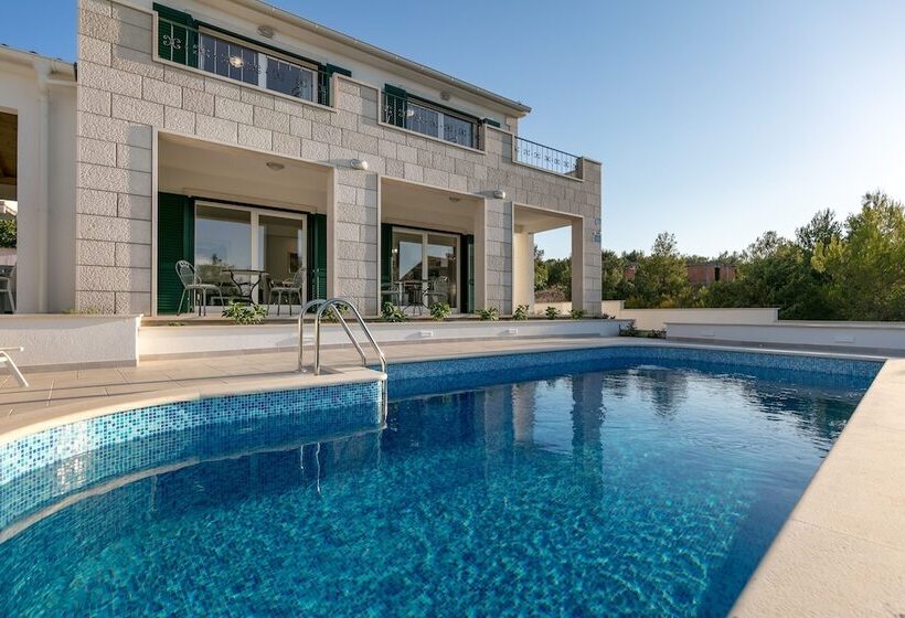 Family Villa Makarac Perfect Place To Get Away And Relax