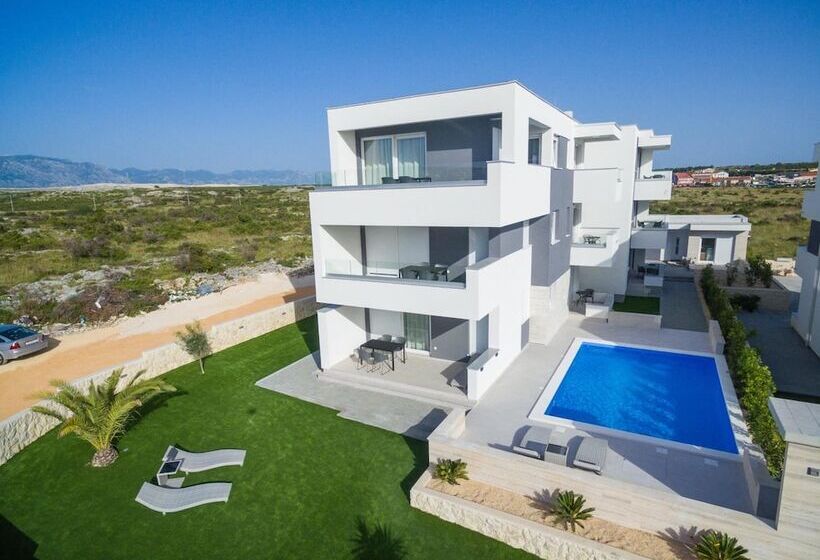 פנסיון Apartments & Rooms Pool Villas Maris