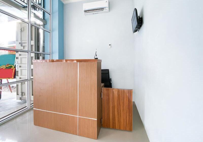 هتل Reddoorz Syariah Near Pantai Padang 2