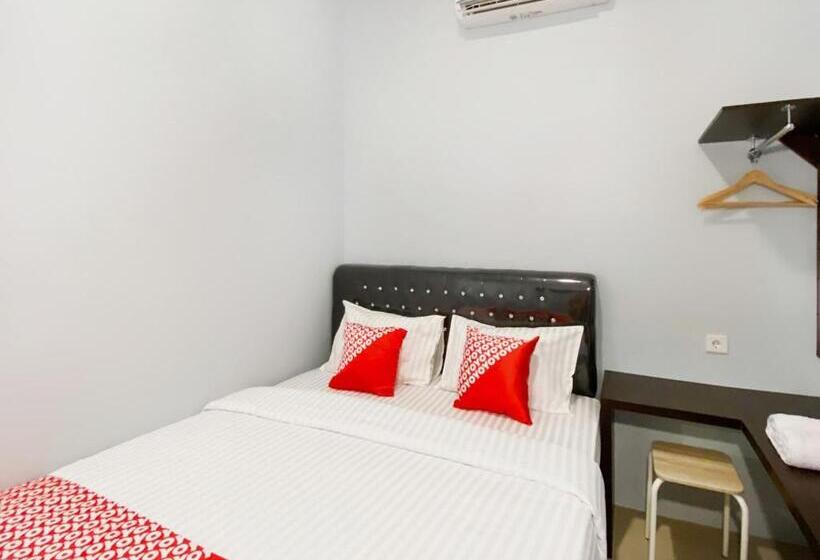 هتل Reddoorz Syariah Near Pantai Padang 2