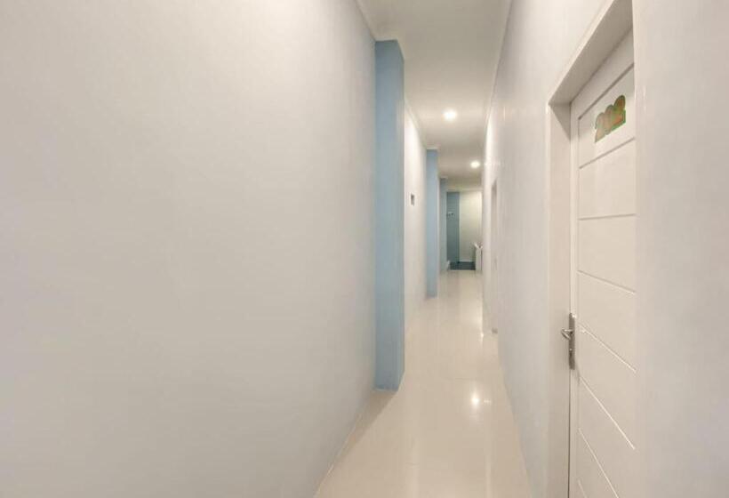 هتل Reddoorz Syariah Near Pantai Padang 2