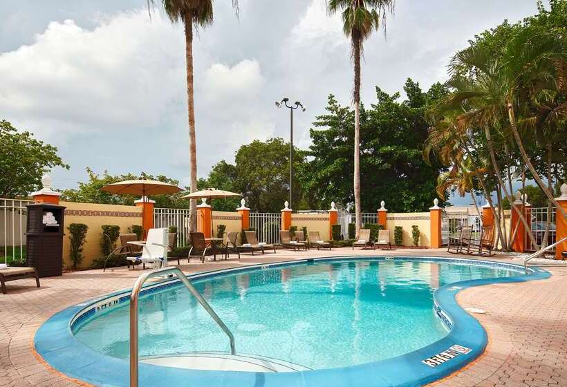בית מלון כפרי Best Western Fort Myers Inn And Suites
