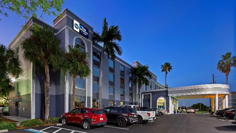 בית מלון כפרי Best Western Fort Myers Inn And Suites