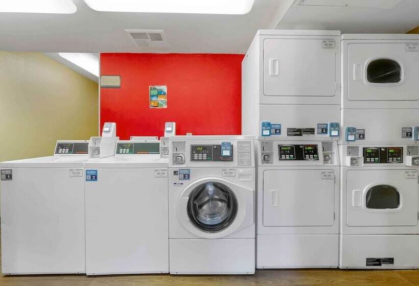 בית מלון כפרי Extended Stay America Select Suites   Phoenix   Airport   E Oak St