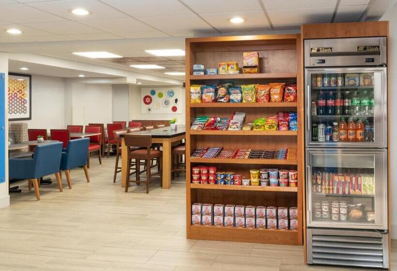 هتل Holiday Inn Express Rochester   Greece, An Ihg