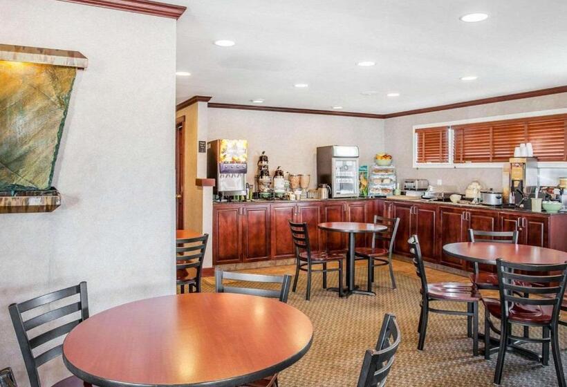 בית מלון כפרי Quality Inn Port Angeles  Near Olympic National Park