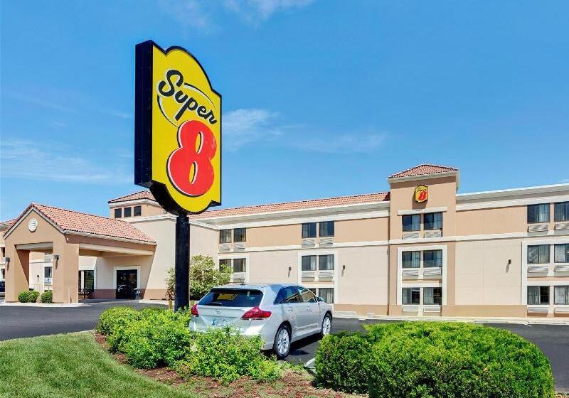 هتل Spark By Hilton Wichita East